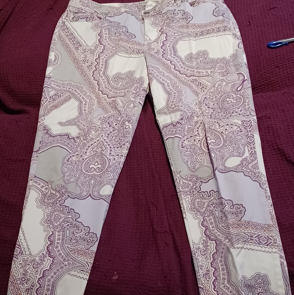 Chicos plum and lavendar paisley jeggings